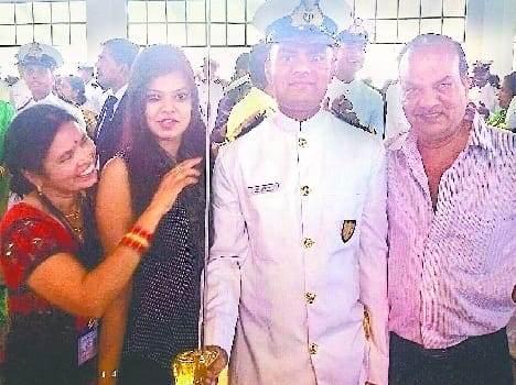 Shantm Agarwal became a lieutenant in the Navy